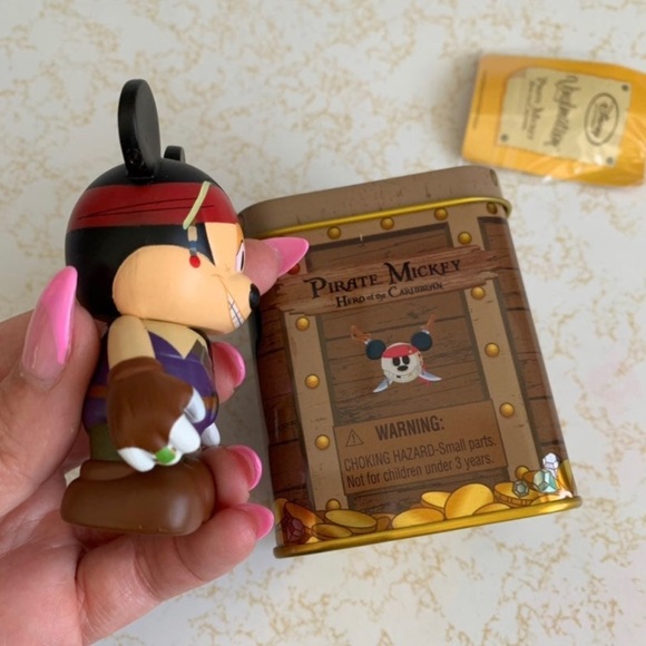 DISNEY VINYLMATION PIRATE JACK SPARROW MICKEY MOUSE FIGURE TIN TREASURE JAPAN - Picture 5 of 6